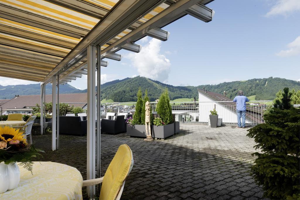 Kunsthotel Linde Garni ไอน์ซีเดิล์น ภายนอก รูปภาพ
