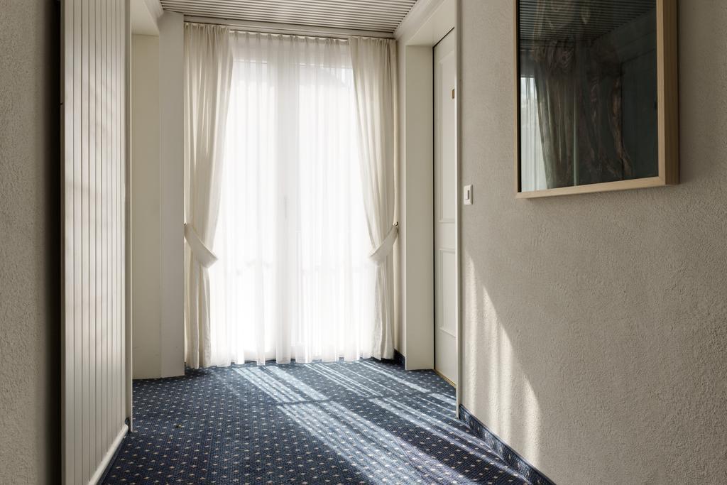 Kunsthotel Linde Garni ไอน์ซีเดิล์น ภายนอก รูปภาพ