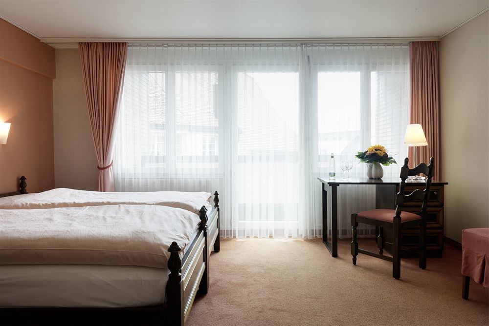 Kunsthotel Linde Garni ไอน์ซีเดิล์น ภายนอก รูปภาพ