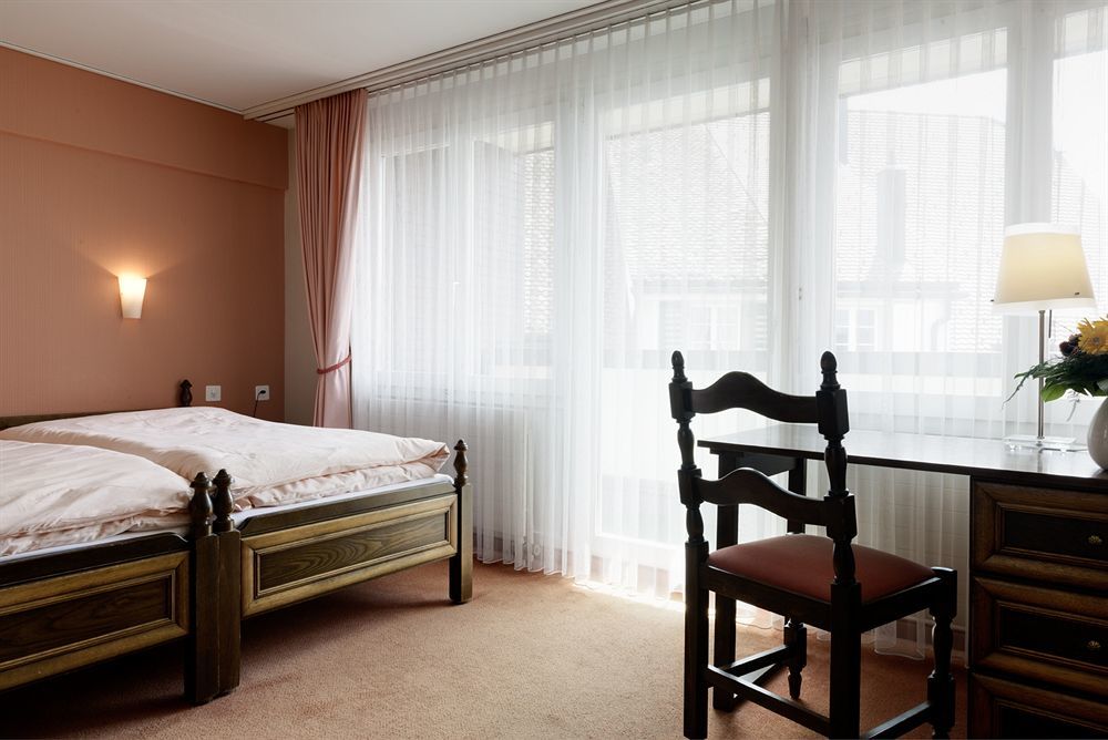 Kunsthotel Linde Garni ไอน์ซีเดิล์น ภายนอก รูปภาพ